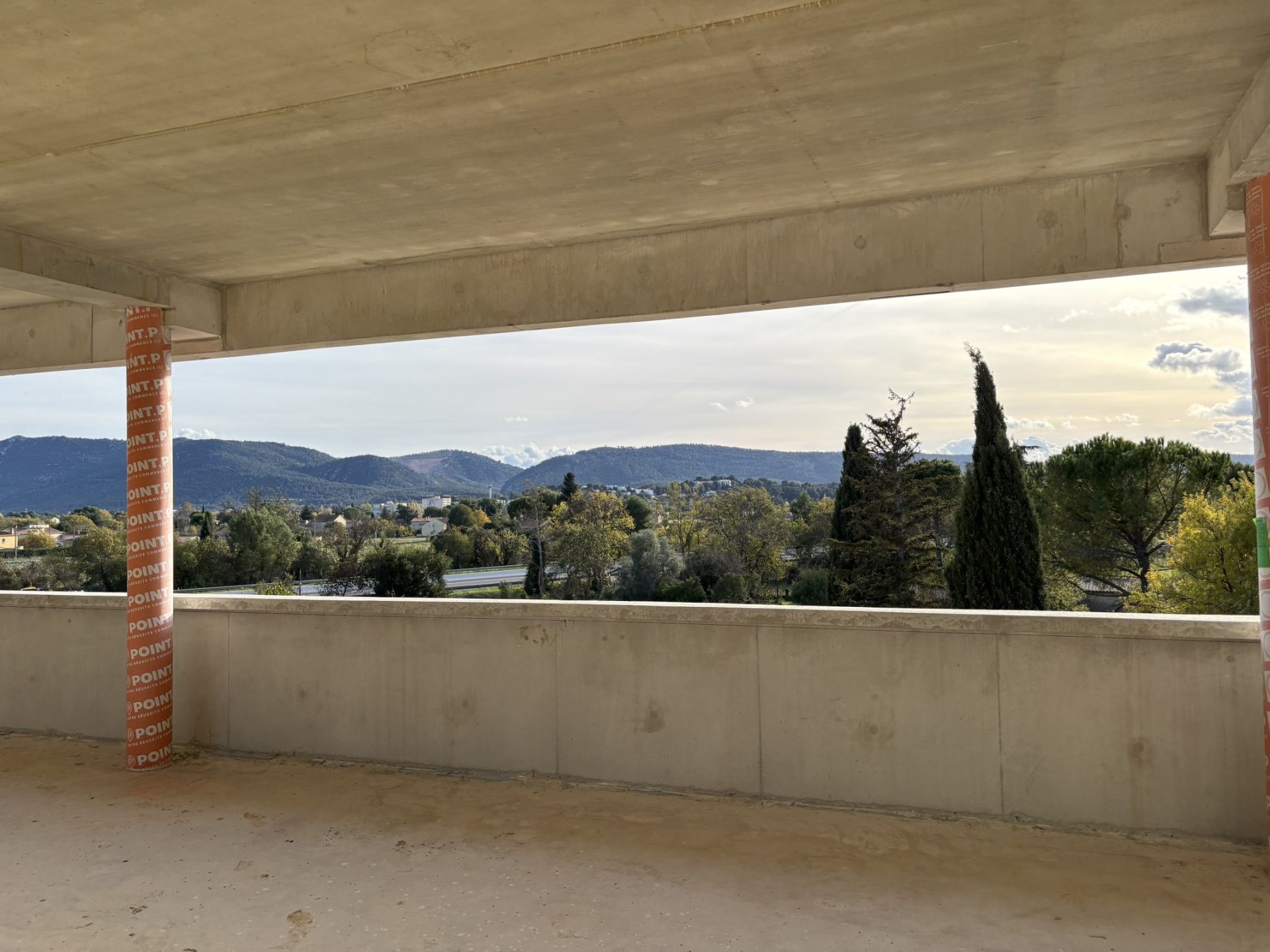 bureaux en vente sur AUBAGNE (13400)