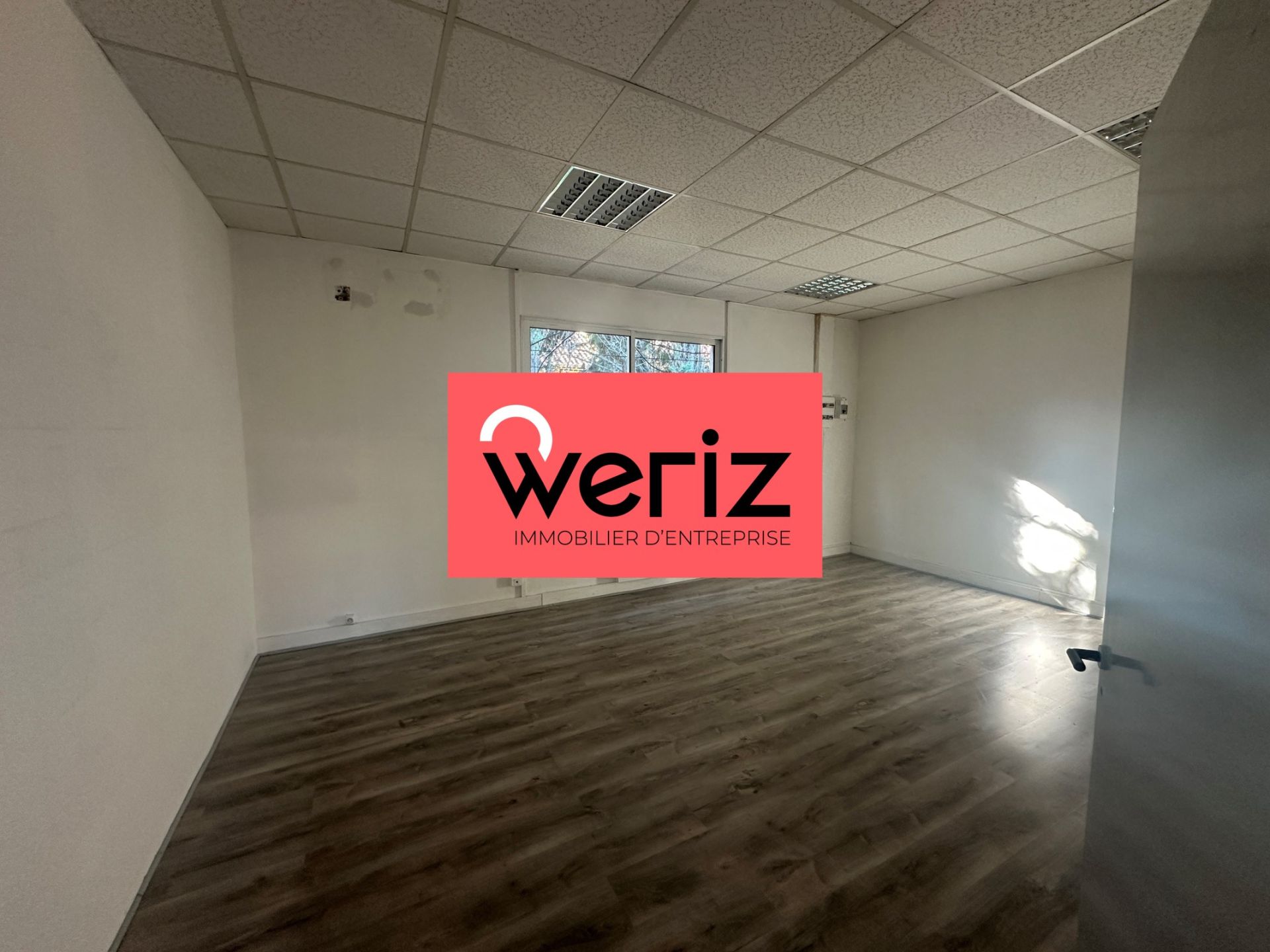 Location Entrepôt Venelles 13770