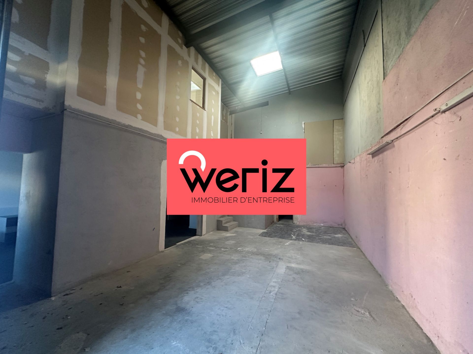 entrepôt en location sur VENELLES (13770)