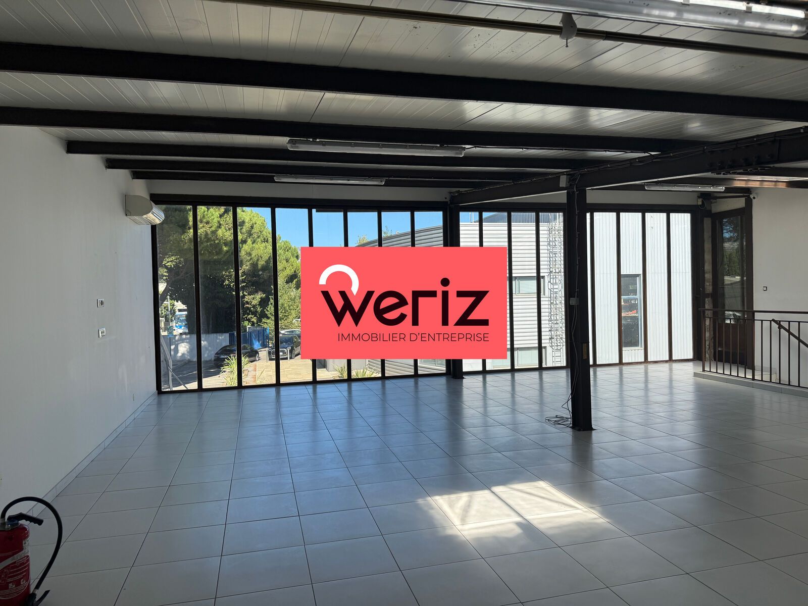 Location Entrepôt Rousset 13790