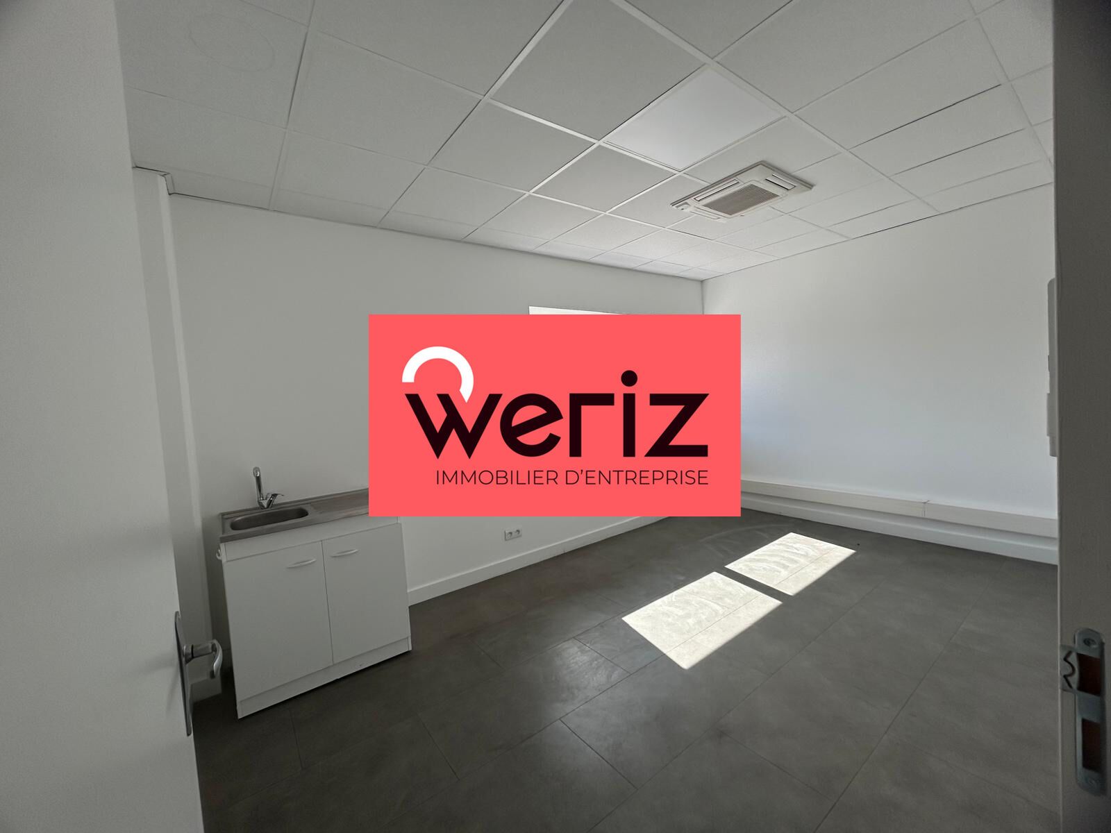 Location Entrepôt Vitrolles 13127