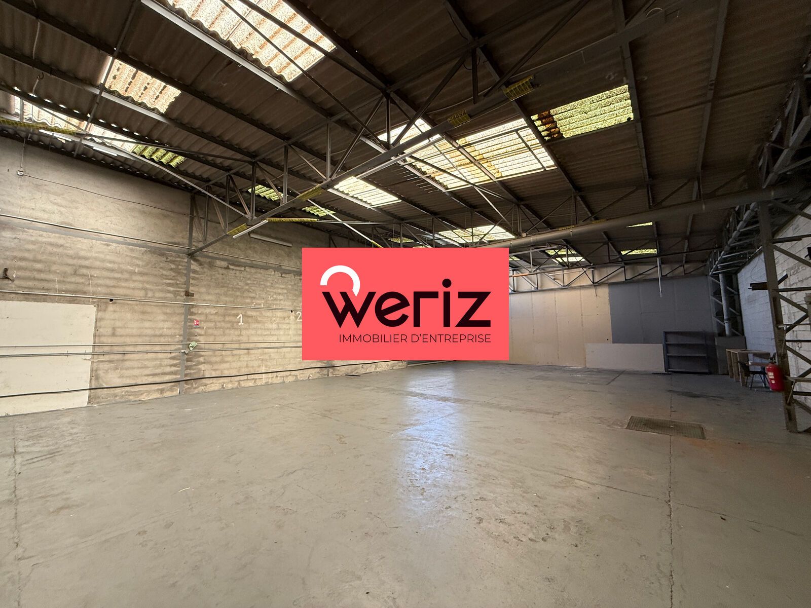 Location Entrepôt Rousset 13790